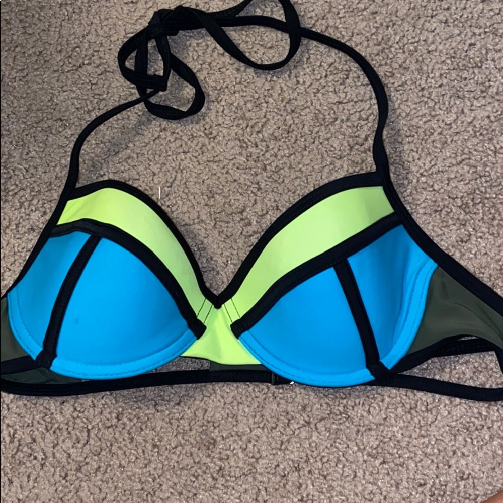 Bikini top